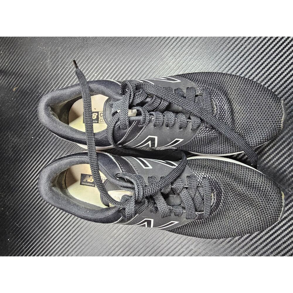 New Balance Women's WRL24TA Running Shoe Black/White Size 8